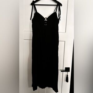 Women’s Black Tie-Shoulder black Linen Midi Dress